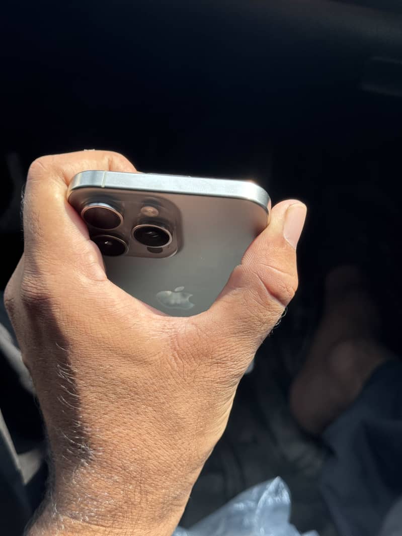 Apple iPhone 15 Pro Max 5