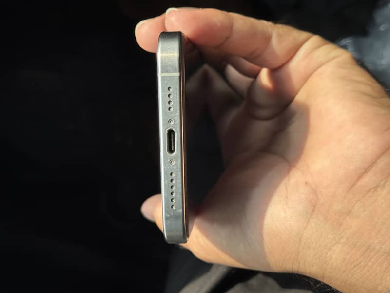 Apple iPhone 15 Pro Max 7