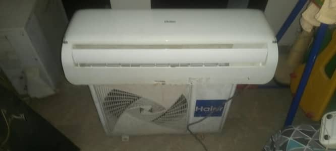 1.5 ton Haier Non Inverter A. C