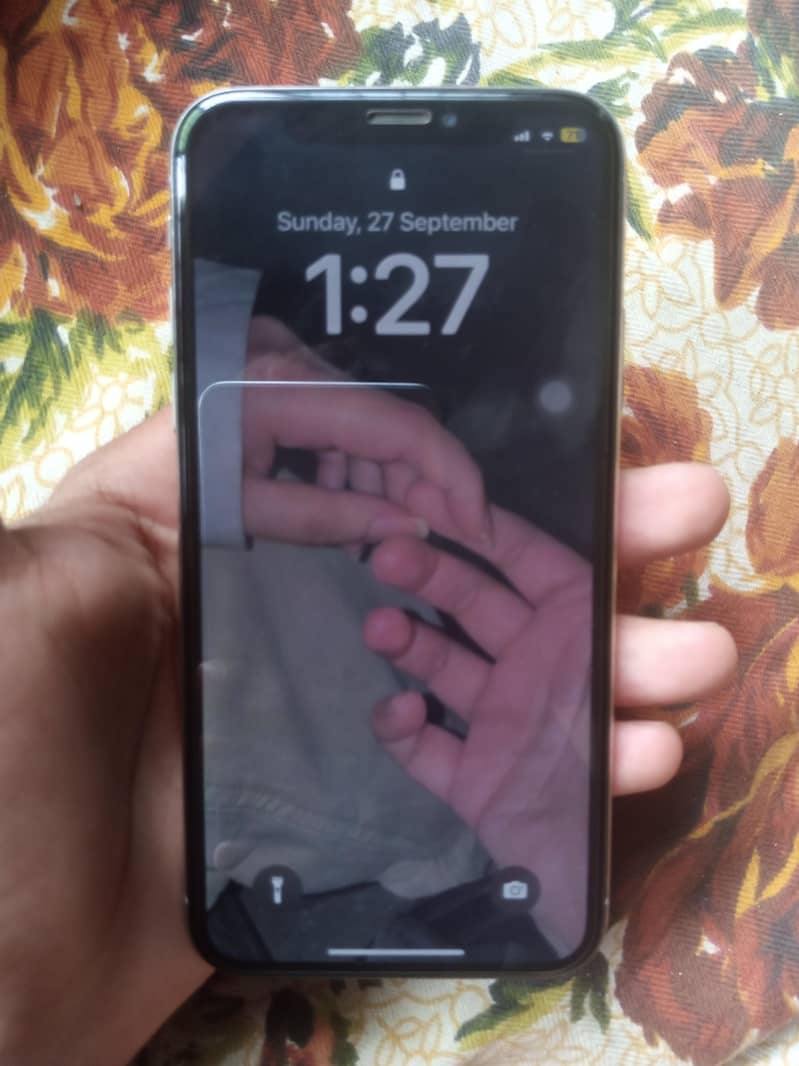 Apple iPhone X 3