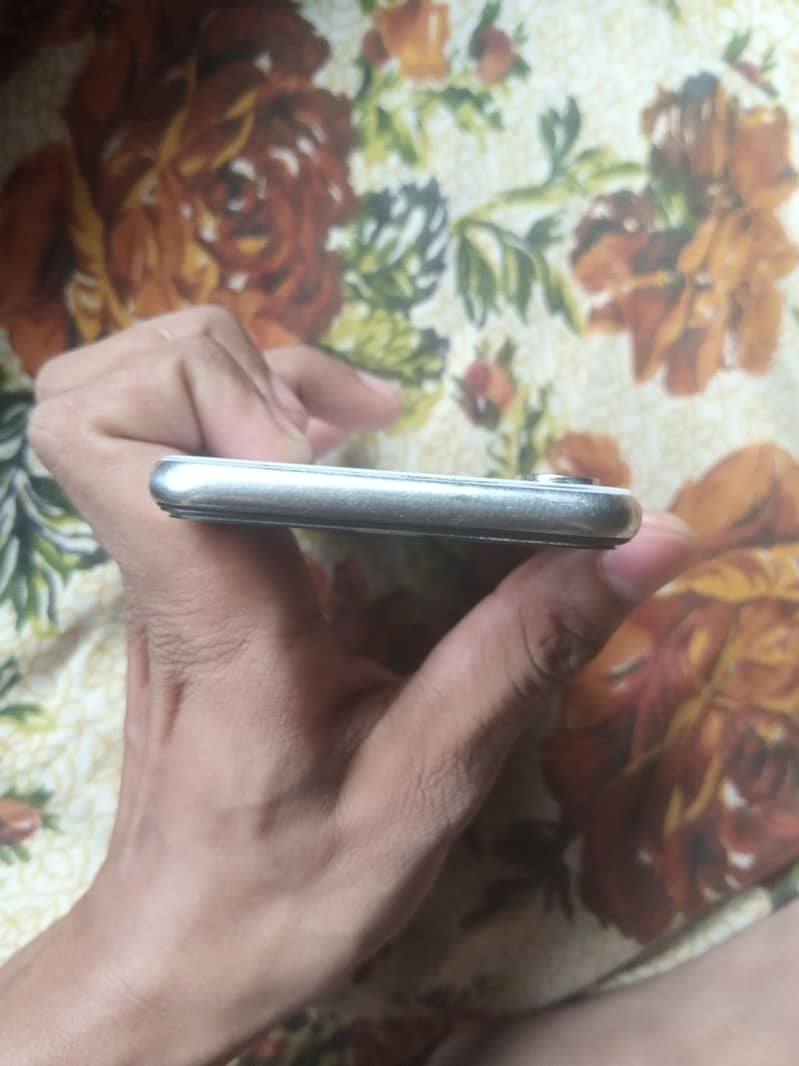 Apple iPhone X 5
