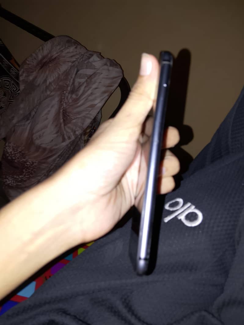 Apple iPhone 8 Plus 5