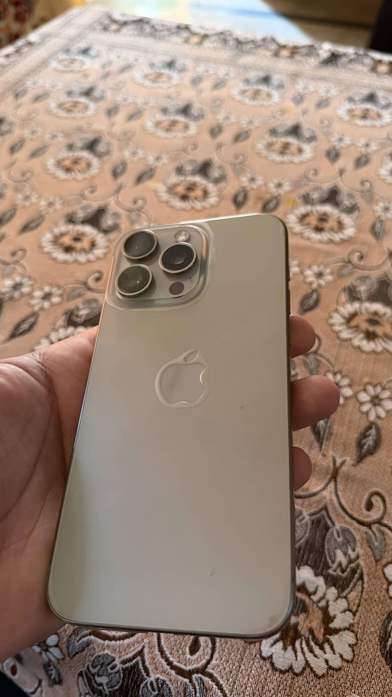Apple iPhone 15 Pro Max 5