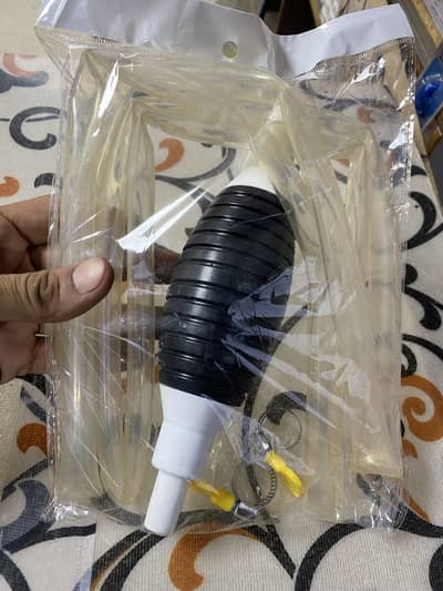 Hand pump any liquid item transfer to other side