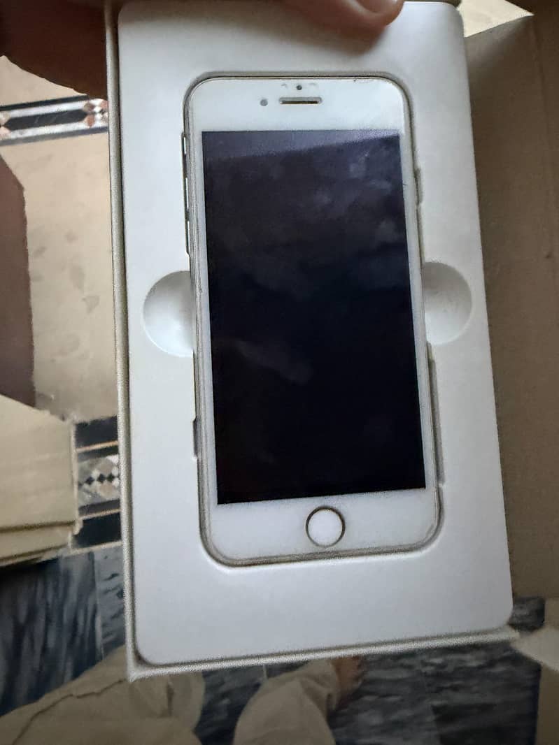 Apple iPhone 6S 2 month sim working e sim 2