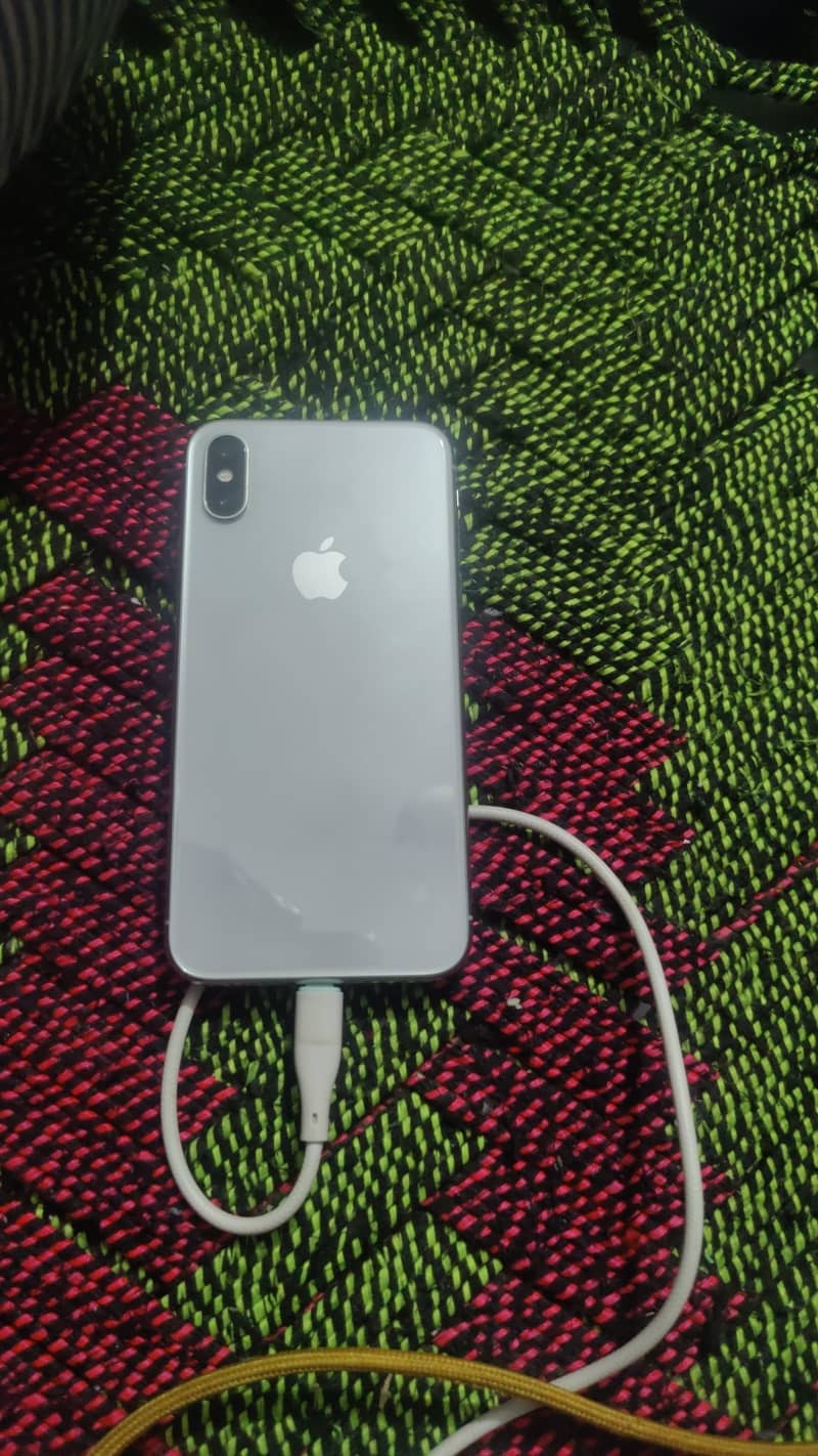 Apple iPhone X 4
