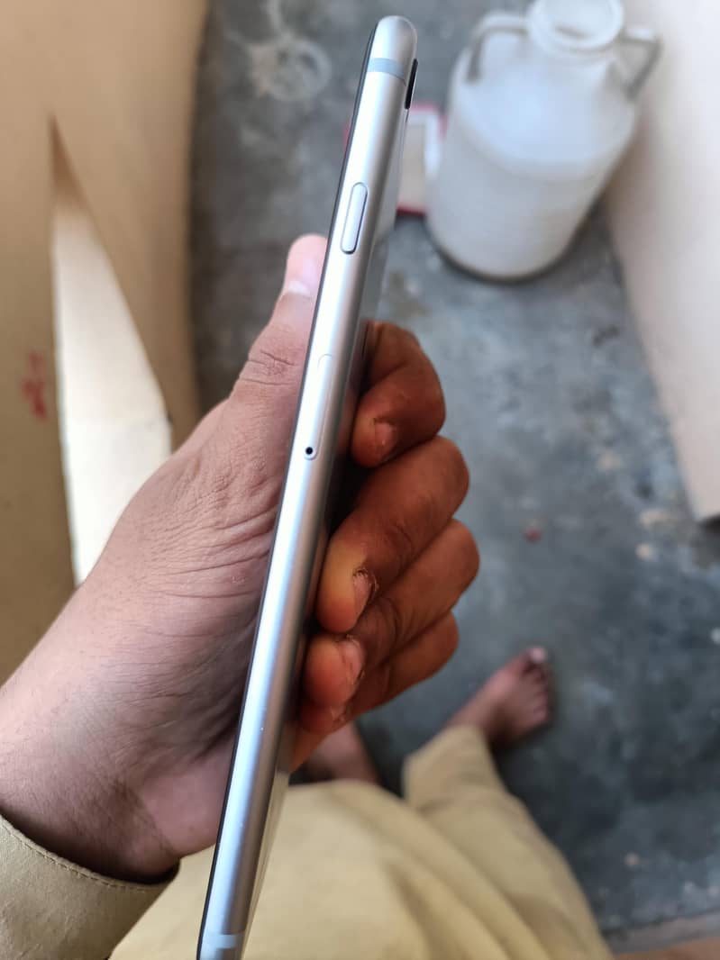 Apple iPhone 6 Plus 2