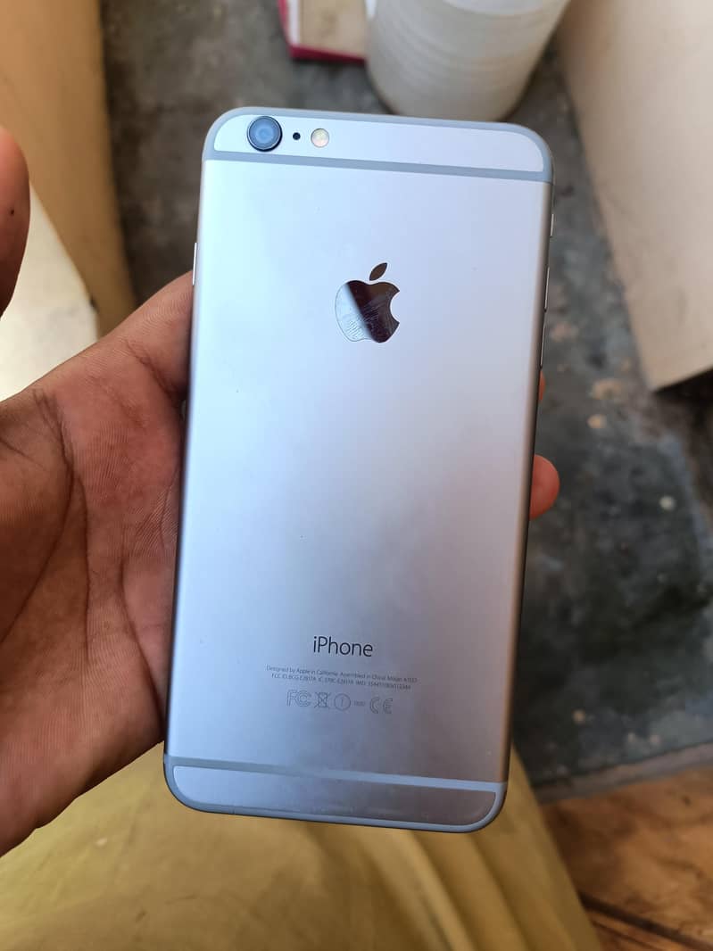 Apple iPhone 6 Plus 3