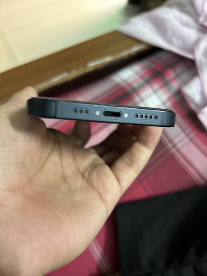 Apple iPhone 13 2
