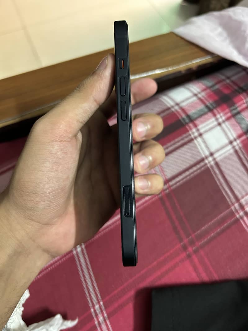 Apple iPhone 13 3