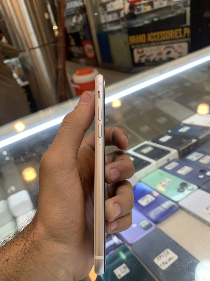 Apple iPhone SE 3