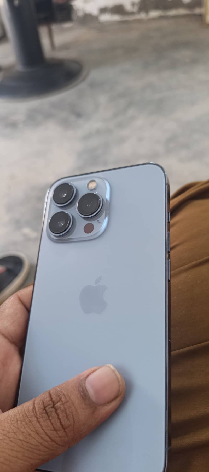 Apple iPhone 13 Pro 2