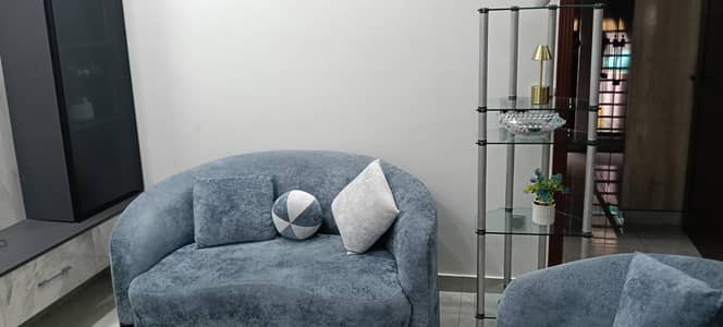 3,2,1 sofa set just slightly used 10 /10 condition as brand new