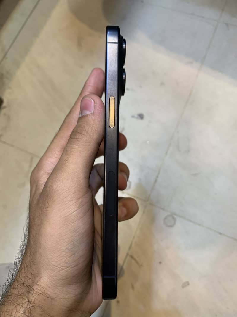 Apple iPhone 15 Pro Max 1
