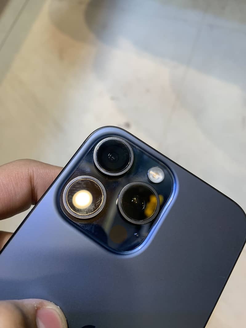 Apple iPhone 15 Pro Max 5