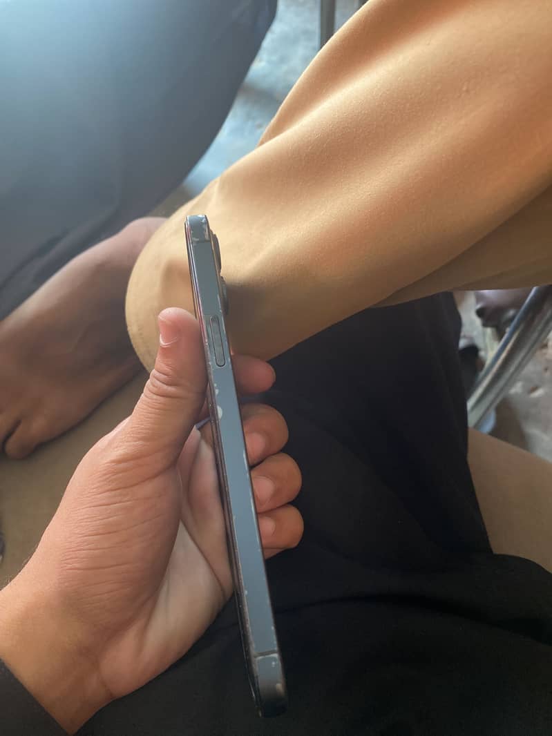 Apple iPhone 12 Pro Max 3