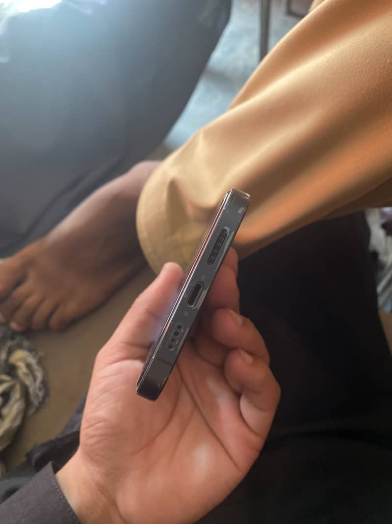 Apple iPhone 12 Pro Max 4