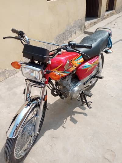 Bilkul New CG125 2026 Only 38,57km Chala hy bilkul new condition hy