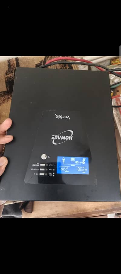 Homage ups 1000 watts (with solar) neat and clean condition