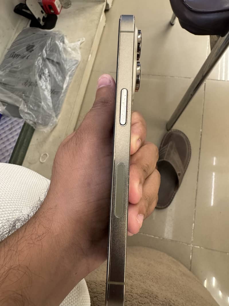 Apple iPhone 14 Pro 2