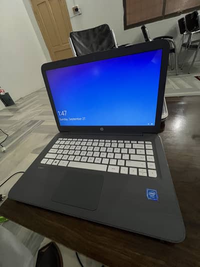 HP Stream 14-inch Laptop (Celeron / 4GB RAM) - Good Condition