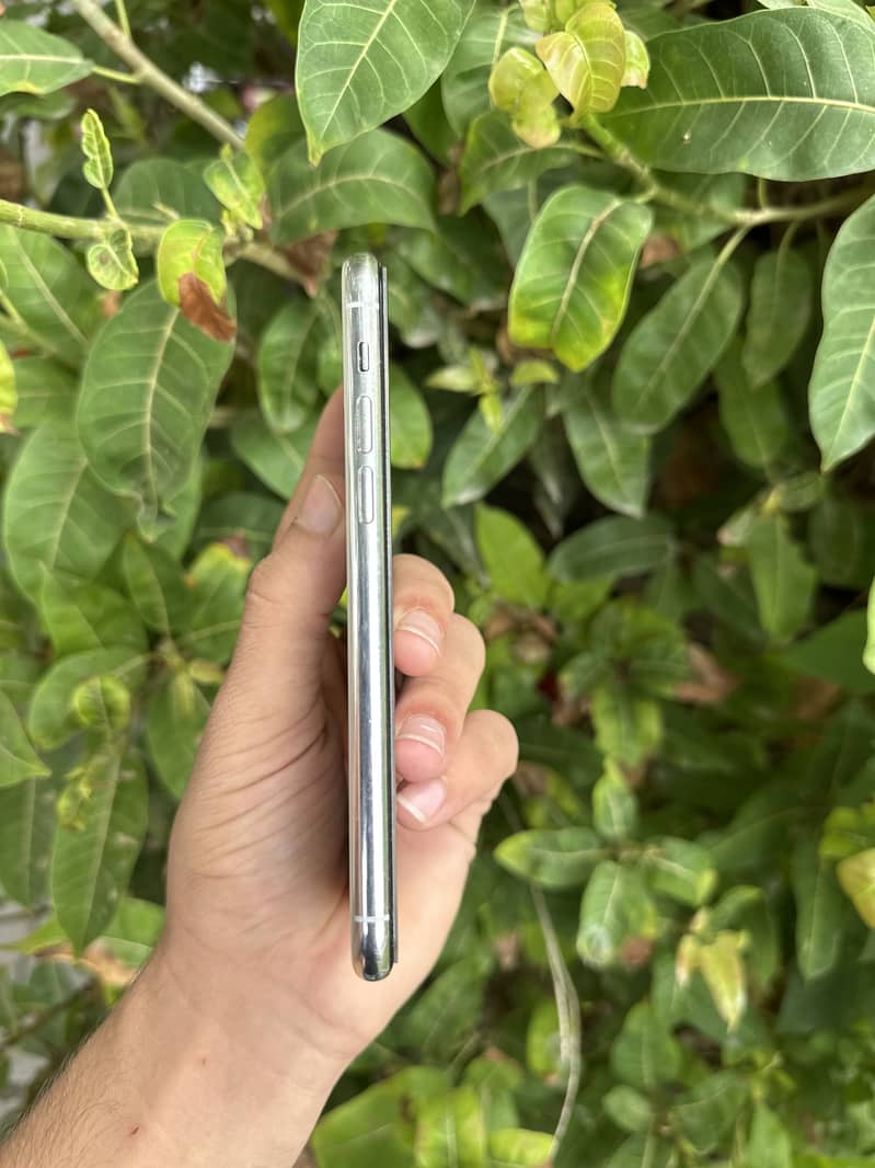 Apple iPhone 11 Pro 0