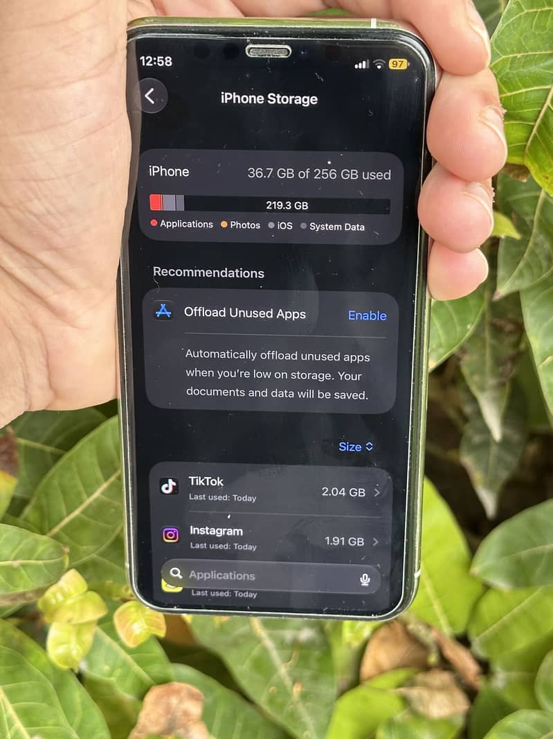 Apple iPhone 11 Pro 4