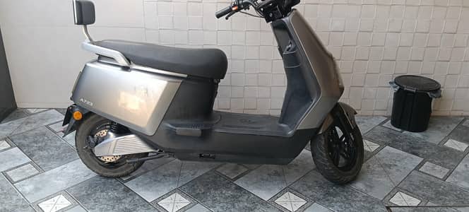 AIMA pulse electric scooty condition 9/10