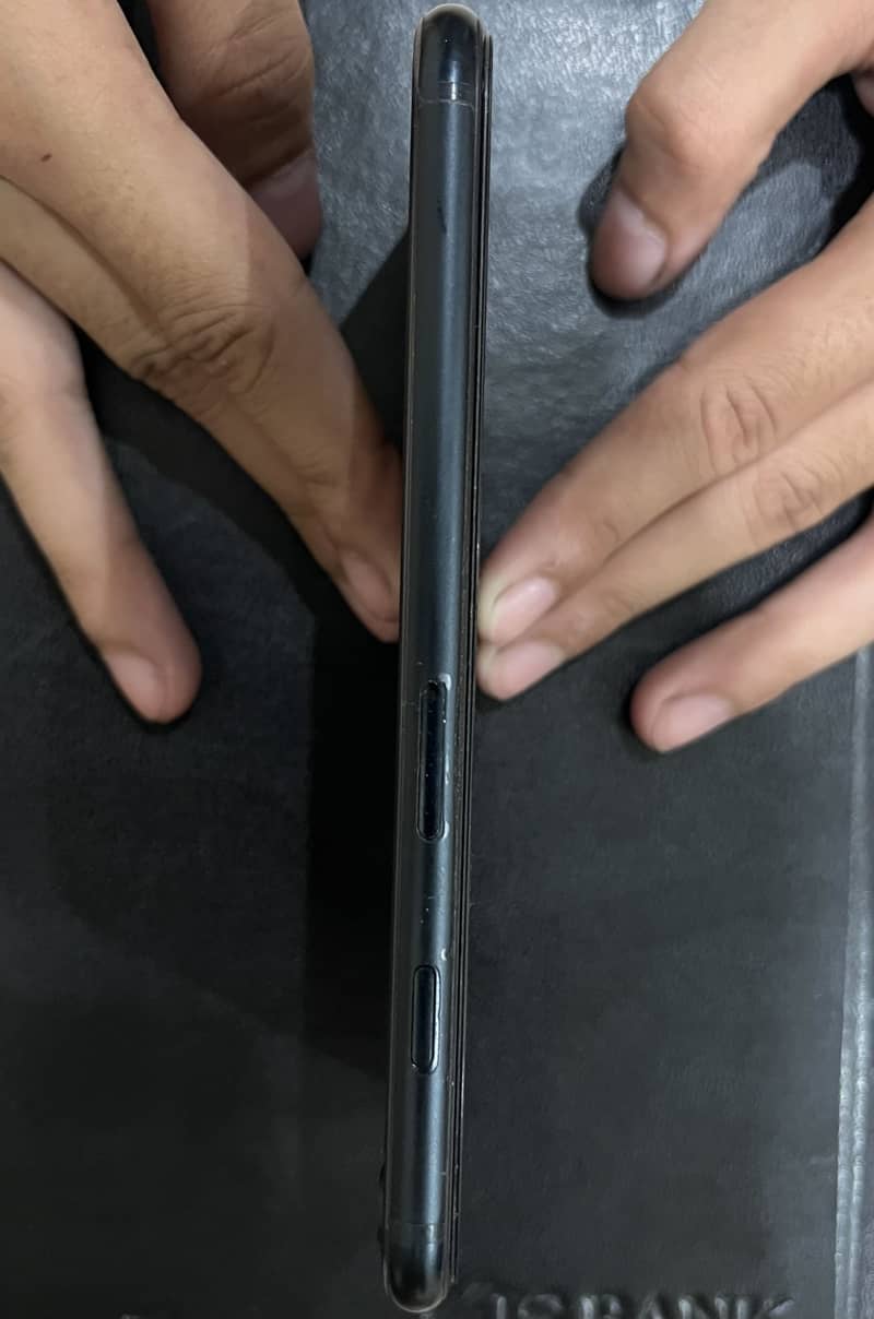 Apple iPhone SE (3rd Generation) 1