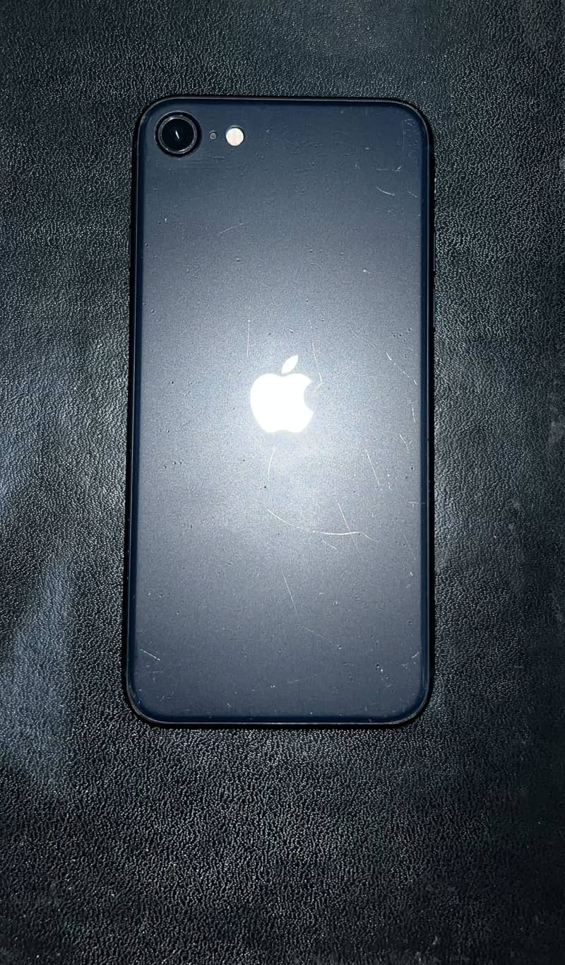 Apple iPhone SE (3rd Generation) 3
