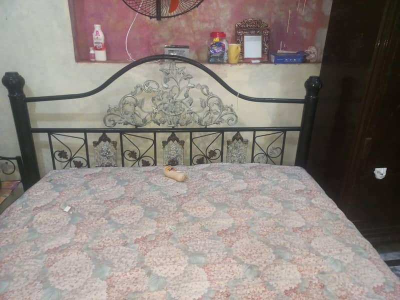bed set with side table 2