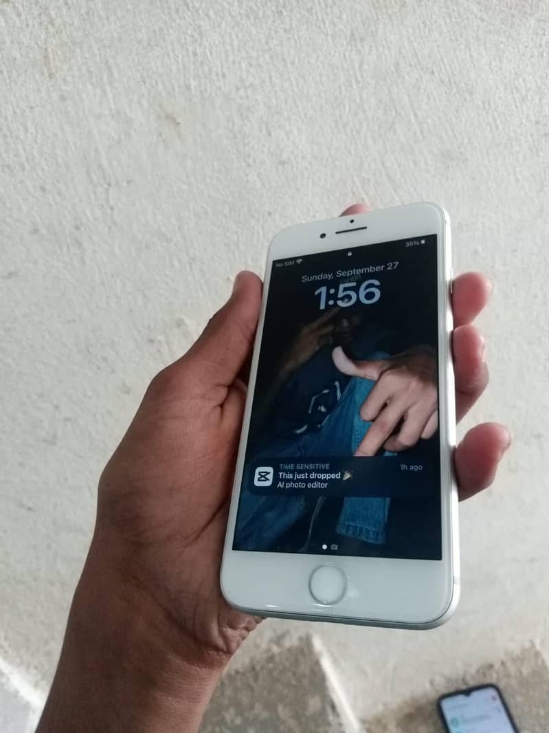 Apple iPhone 8 1