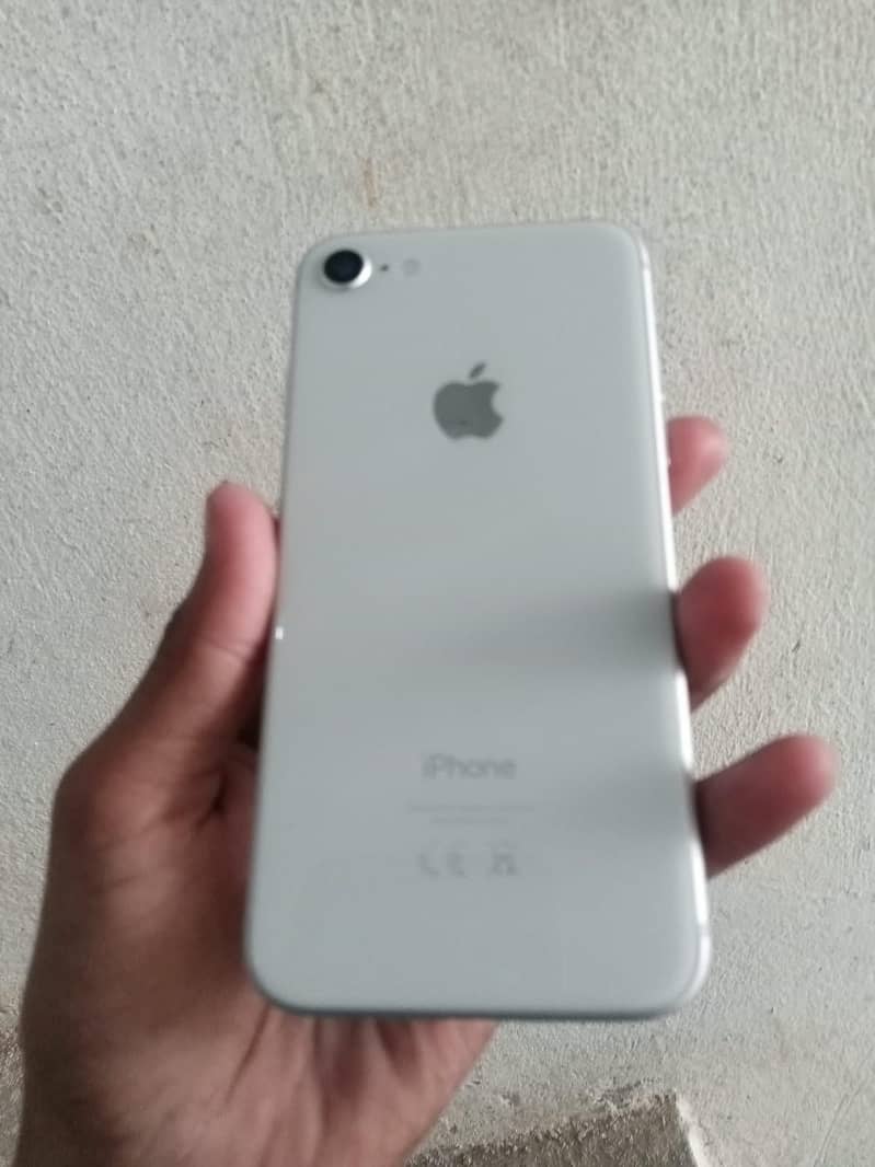 Apple iPhone 8 3