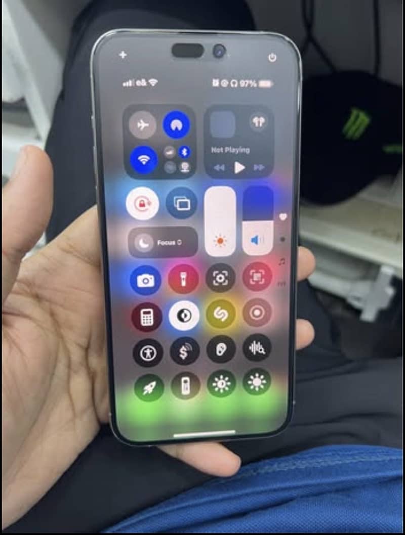 Apple iPhone 15 Pro Max 4