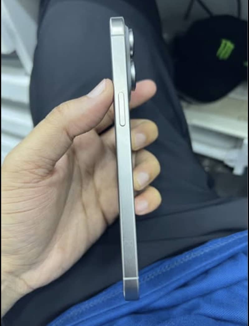 Apple iPhone 15 Pro Max 6