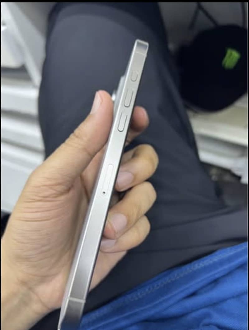Apple iPhone 15 Pro Max 7