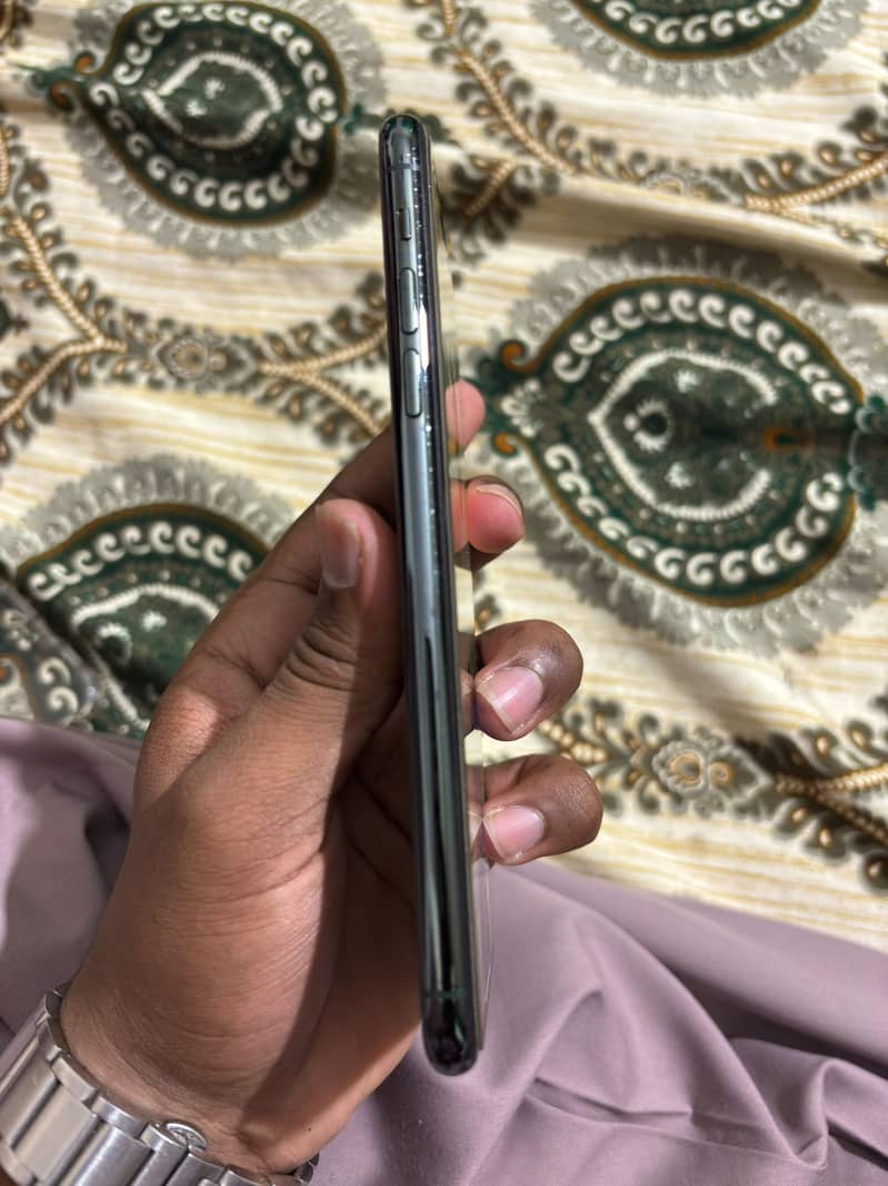 Apple iPhone 11 Pro Max 1