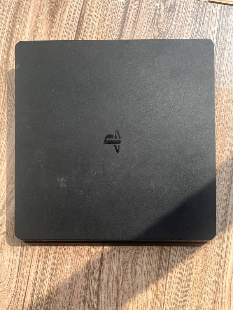Ps4 slim 0