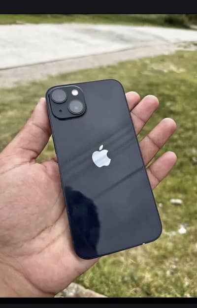 Apple iPhone 13