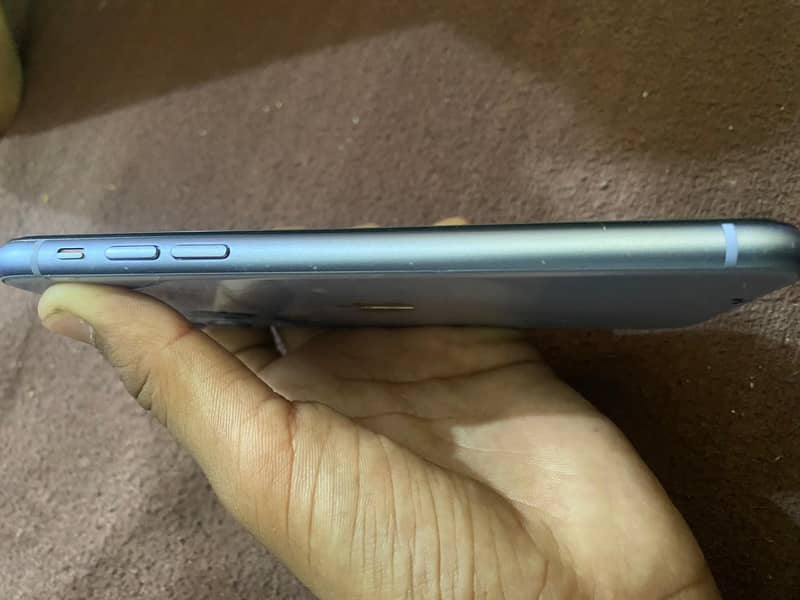 Apple iPhone 11 3