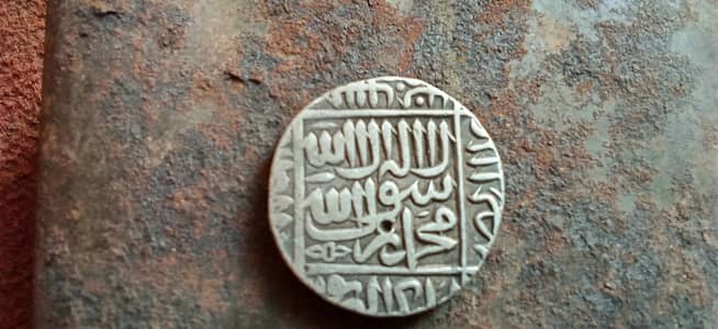Original Mughal Emperor Akbar Silver Rupee Coin (400+ Years Old)