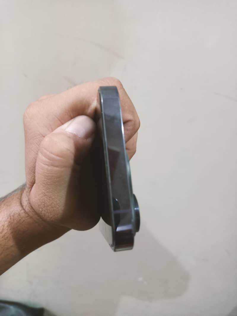 Apple iPhone 14 Pro 2