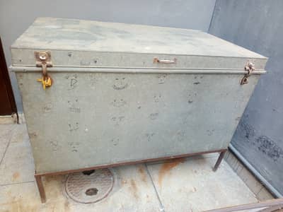 Steel peti/trunk