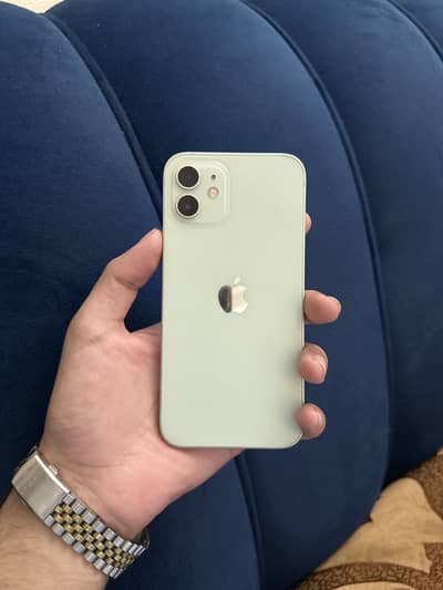 Apple iPhone 12