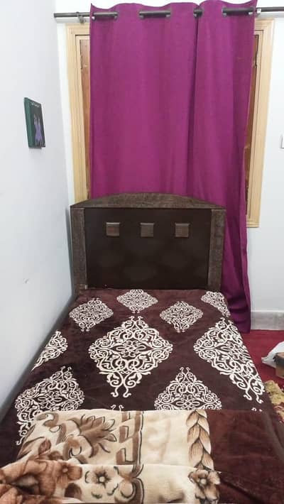 Single Bed with Wooden Headboard – Good Condition