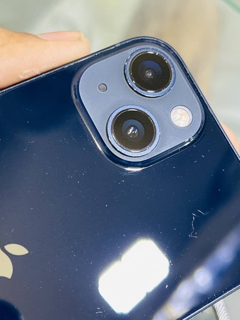 Apple iPhone 13 0