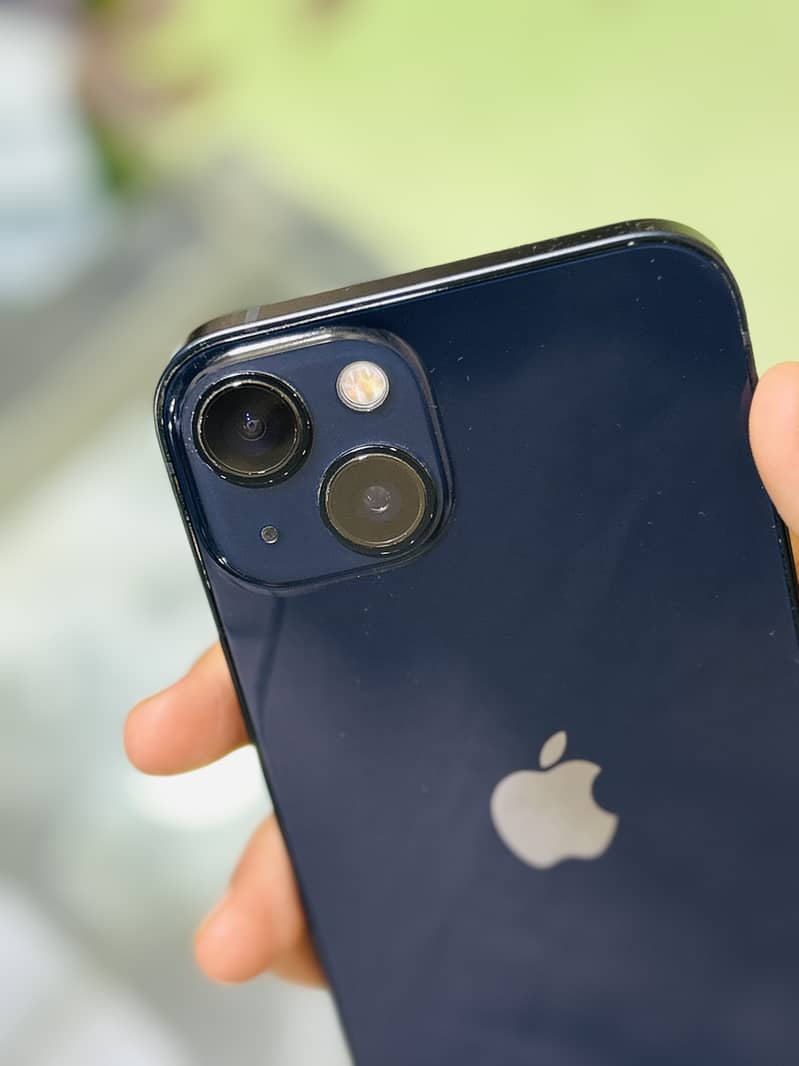Apple iPhone 13 1