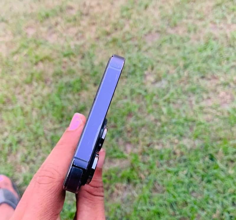 Apple iPhone 14 Pro Max 0