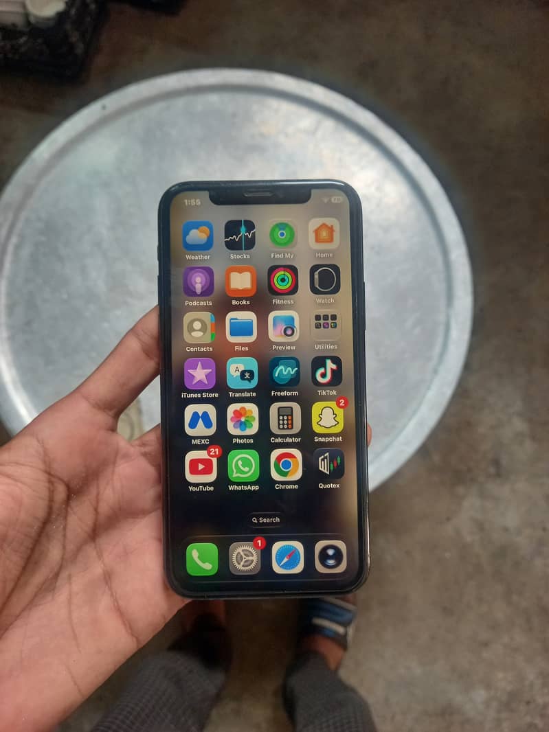 Apple iPhone 11 Pro 1