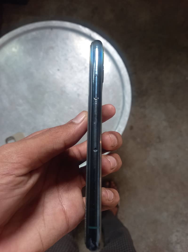Apple iPhone 11 Pro 2